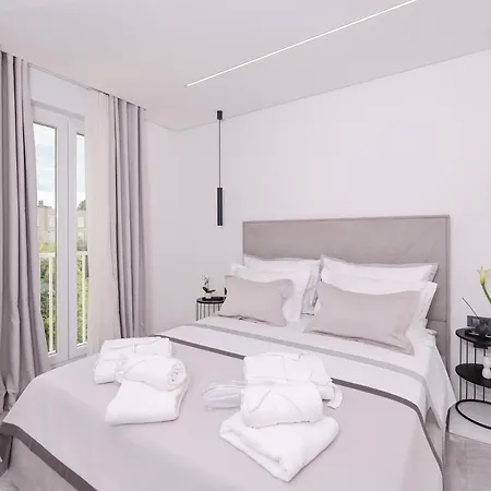 Lejlighed S&s Luxury With Balcony, 10 Minutes Walk To Old Town, Free Parking Zadar
