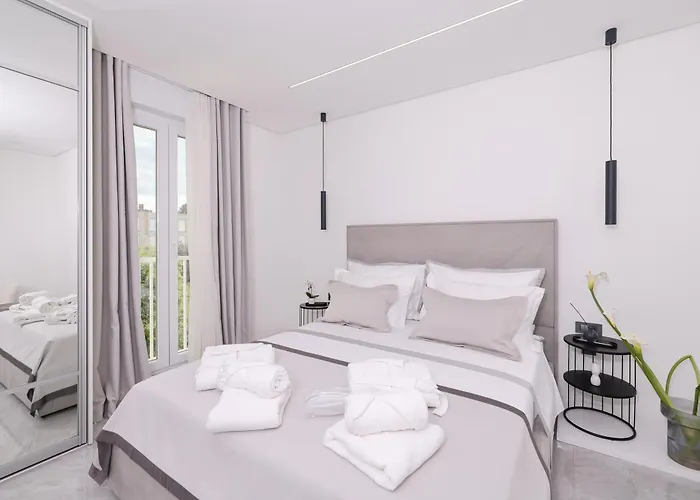 Apartament S&s Luxury With Balcony, 10 Minutes Walk To Old Town, Free Parking Zadar