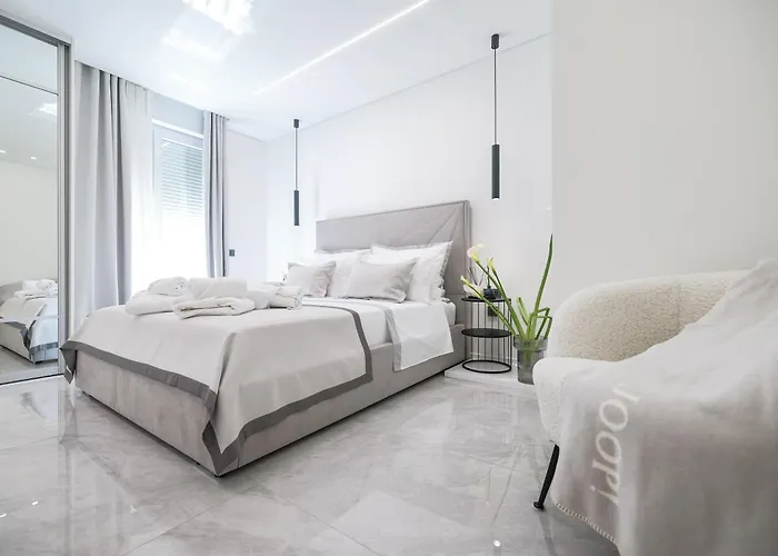 S&s Luxury With Balcony, 10 Minutes Walk To Old Town, Free Parking Apartament Zadar