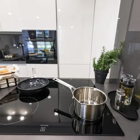 S&S Luxury Apartment 10 Minutes Walk To Old Town, Free Parking *