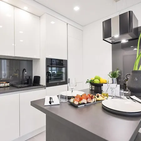 S&S Luxury Apartment 10 Minutes Walk To Old Town, Free Parking Zadar