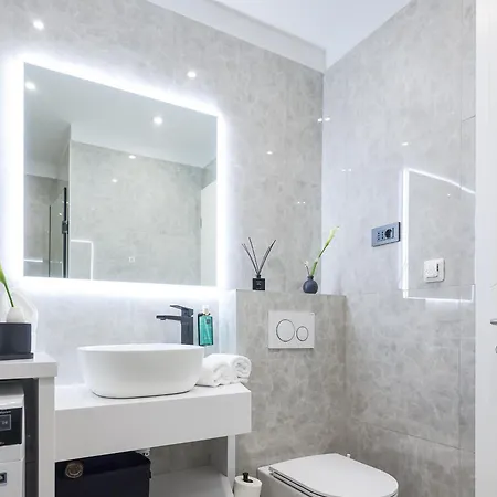 S&S Luxury Apartment 10 Minutes Walk To Old Town, Free Parking Zadar