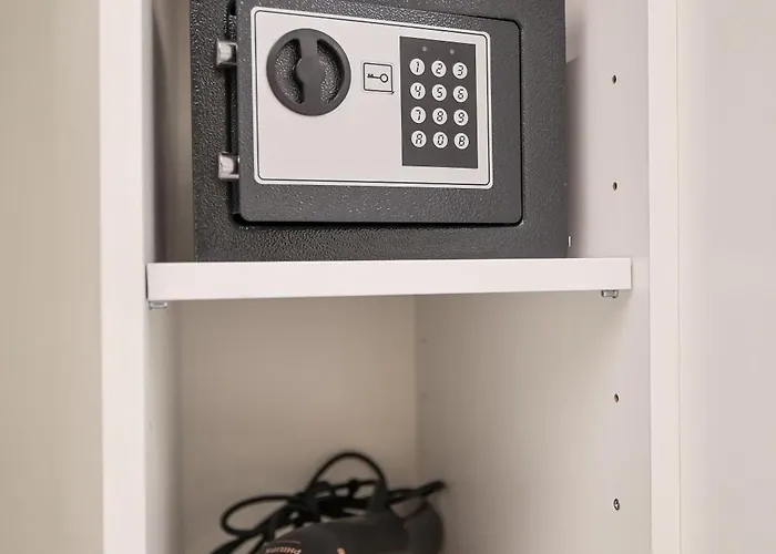 S&s Luxury With Balcony, 10 Minutes Walk To Old Town, Free Parking Apartman *