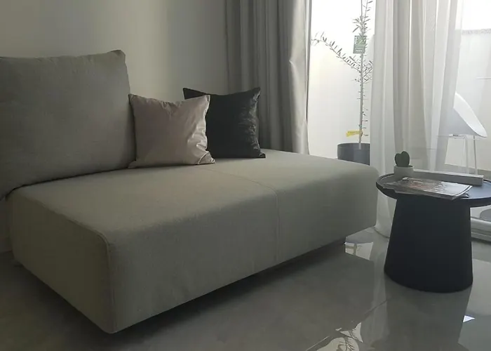 S&s Luxury With Balcony, 10 Minutes Walk To Old Town, Free Parking