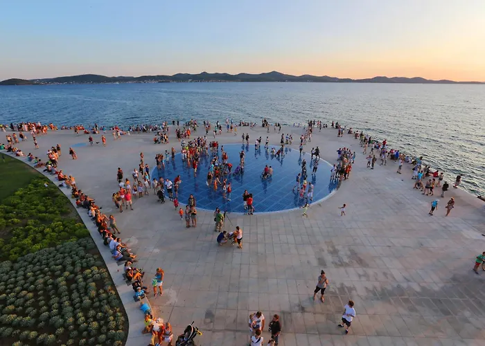 S&s Luxury With Balcony, 10 Minutes Walk To Old Town, Free Parking Apartman