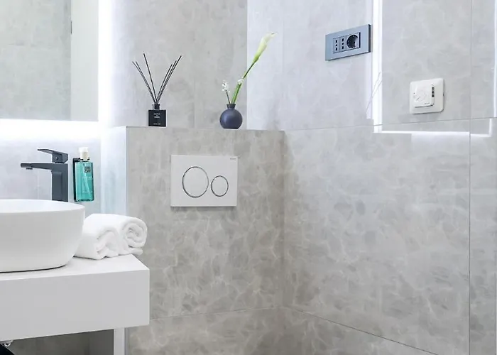 Apartman S&s Luxury With Balcony, 10 Minutes Walk To Old Town, Free Parking