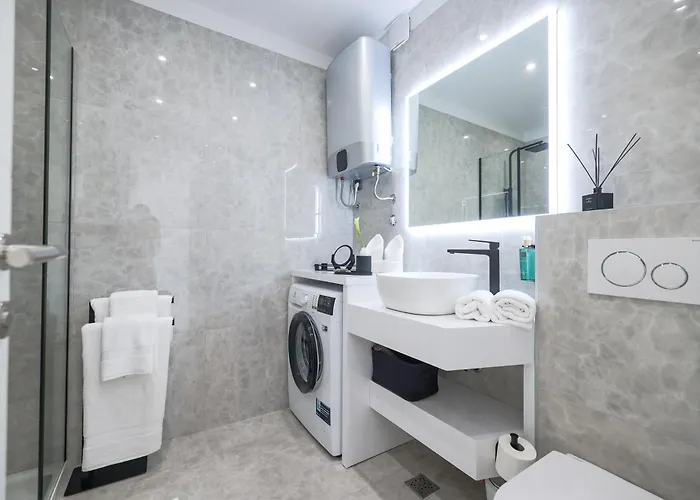 S&s Luxury With Balcony, 10 Minutes Walk To Old Town, Free Parking Zadar