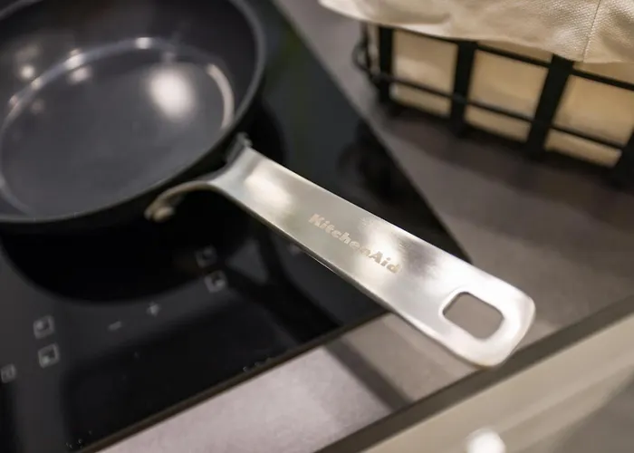 S&s Luxury With Balcony, 10 Minutes Walk To Old Town, Free Parking Apartman