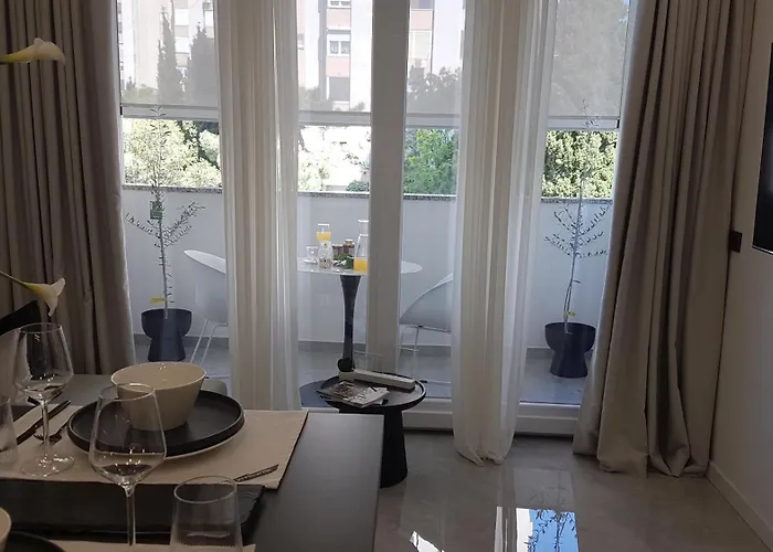 S&s Luxury With Balcony, 10 Minutes Walk To Old Town, Free Parking Apartman Zadar